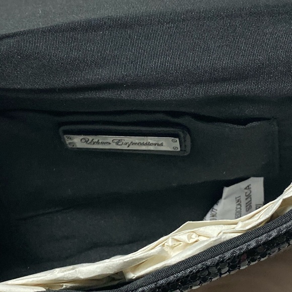 Urban Expressions Mod Clutch - Picture 7 of 8